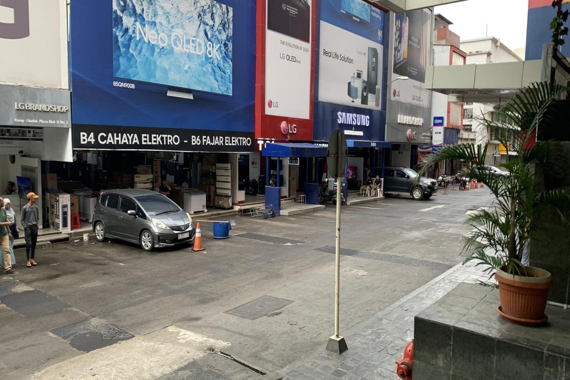 Hotel Glodok Plaza Jakarta Exterior photo