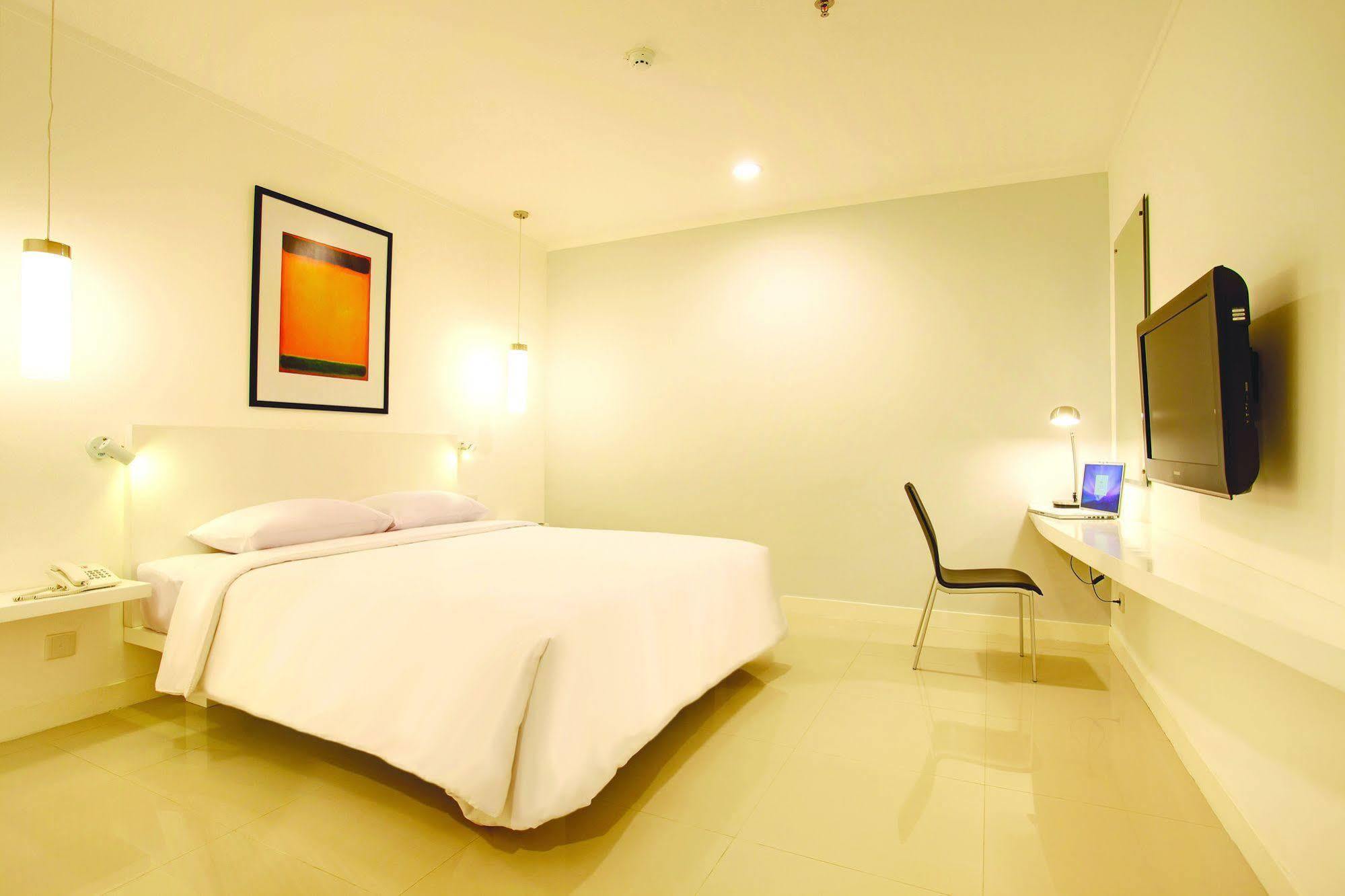Hotel Glodok Plaza Jakarta Exterior photo
