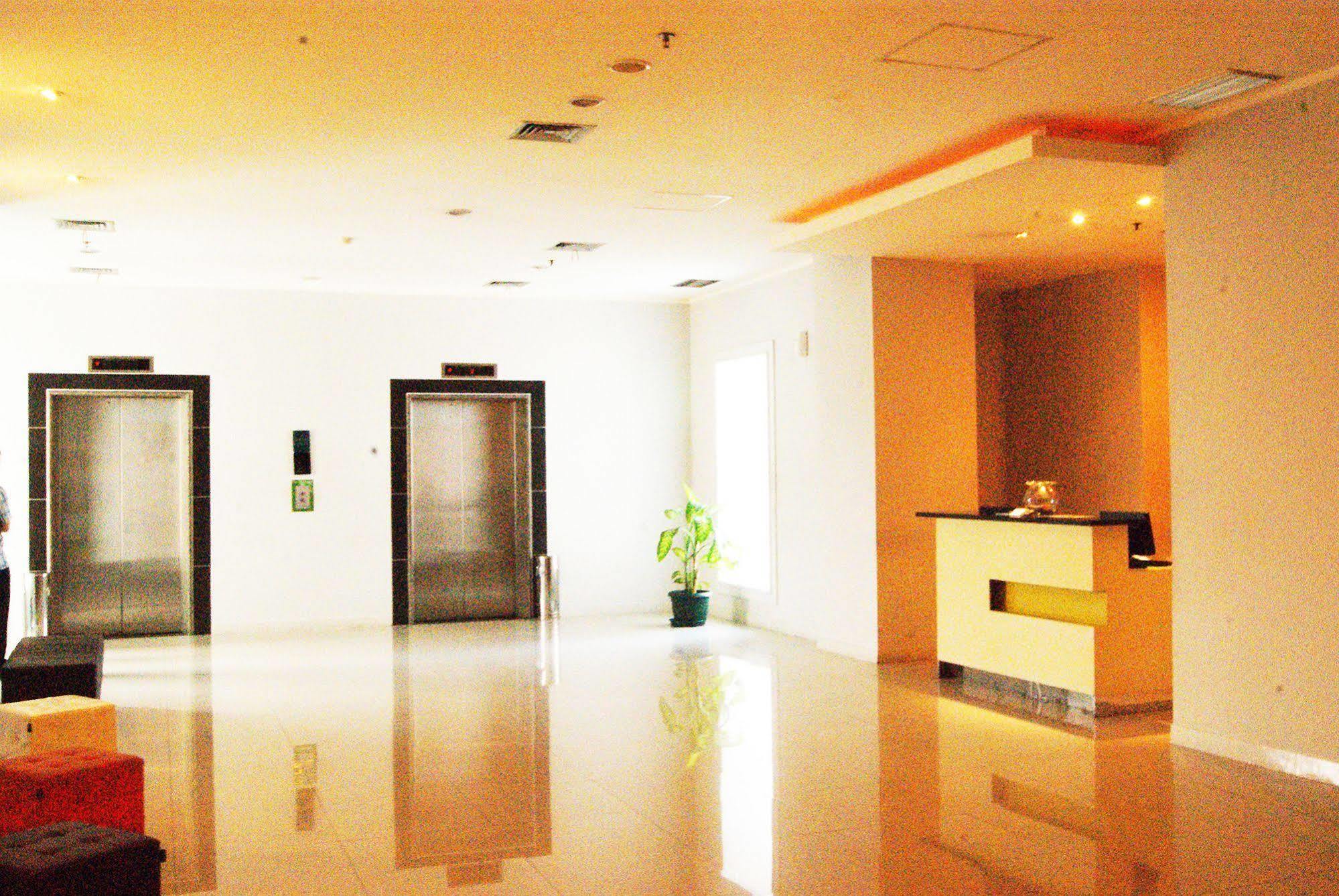 Hotel Glodok Plaza Jakarta Exterior photo